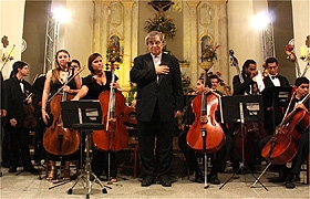 Maestro Rafael Garcia rege orquestra neste sábado