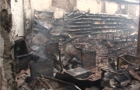O fogo destruíu toda a mercadoria do local