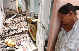 A casa, que era alugada pelas meninas, ficou totalmente destruída