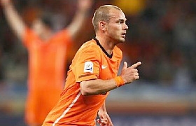 Sneijder brilhou mais uma vez na vitória holandesa