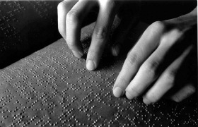Braille permite que os deficientes visuais tenham acesso à leitura